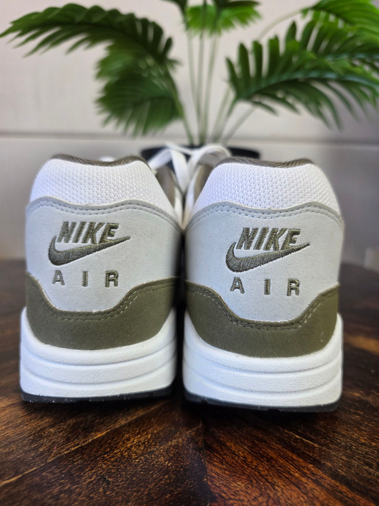 Nike Air Max 1 Medium Olive maat 46