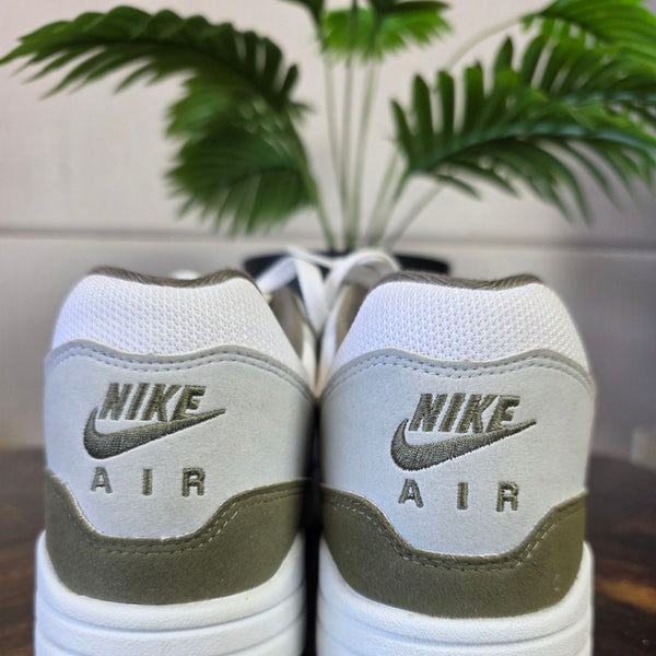 Nike Air Max 1 Medium Olive maat 46