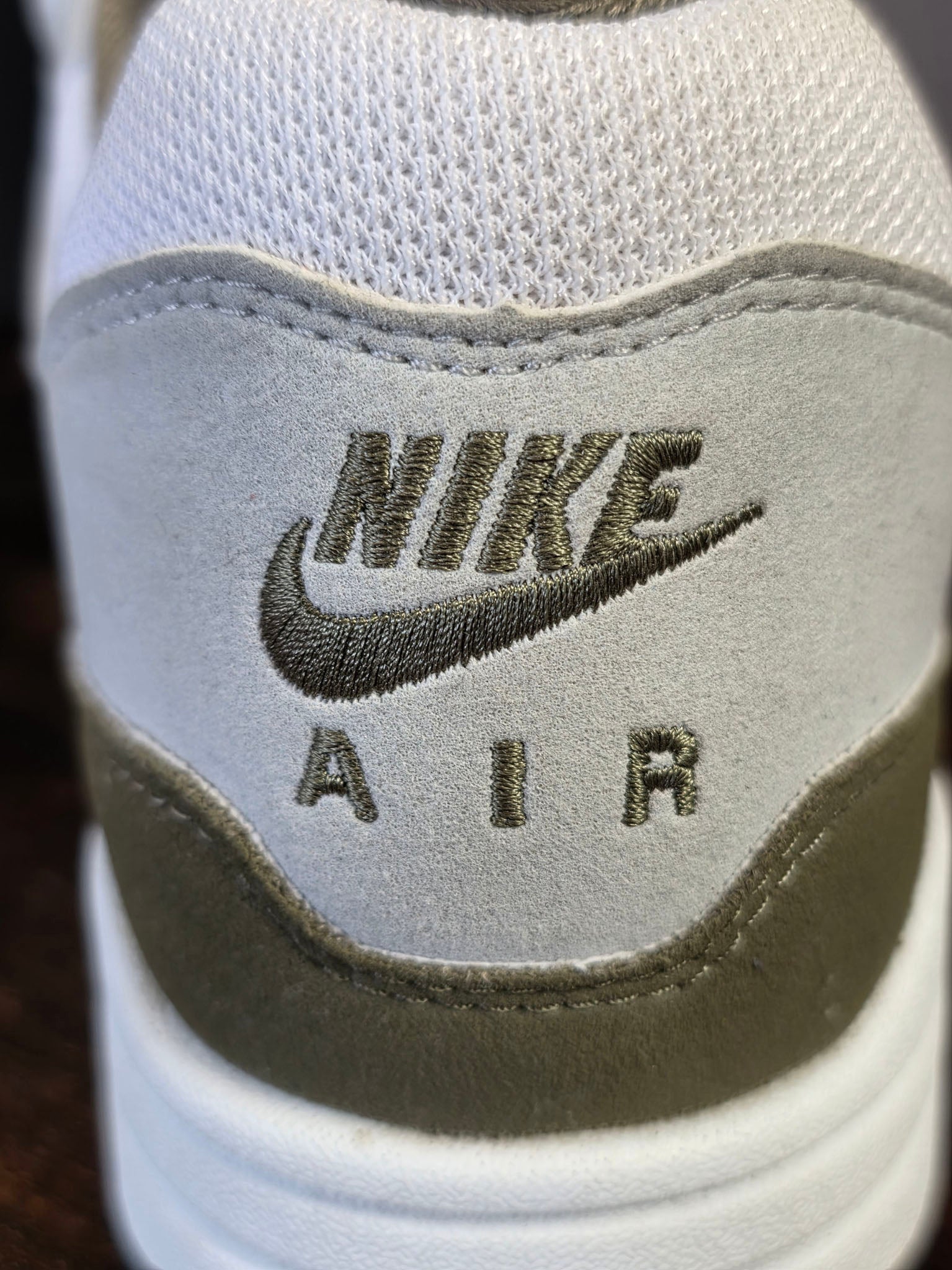 Nike Air Max 1 Medium Olive maat 46