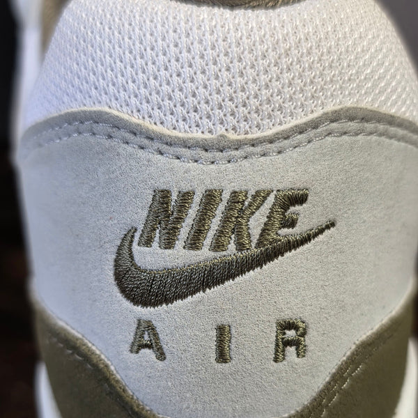 Nike Air Max 1 Medium Olive maat 46