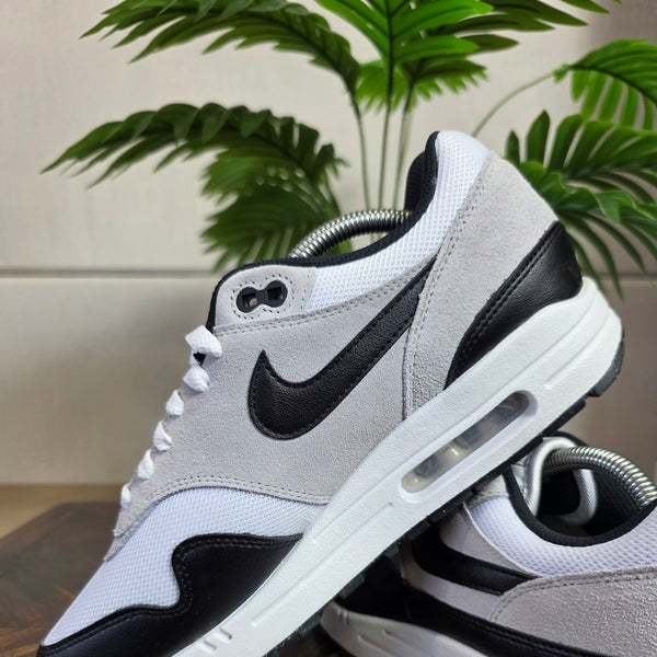 Nike Air Max 1 Essential Black White maat 43