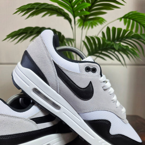 Nike Air Max 1 Essential Black White maat 43