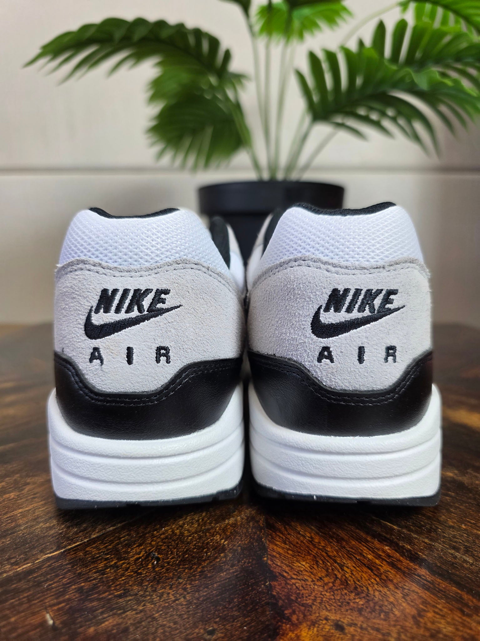 Nike Air Max 1 Essential Black White maat 43