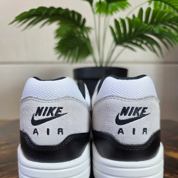 Nike Air Max 1 Essential Black White maat 43