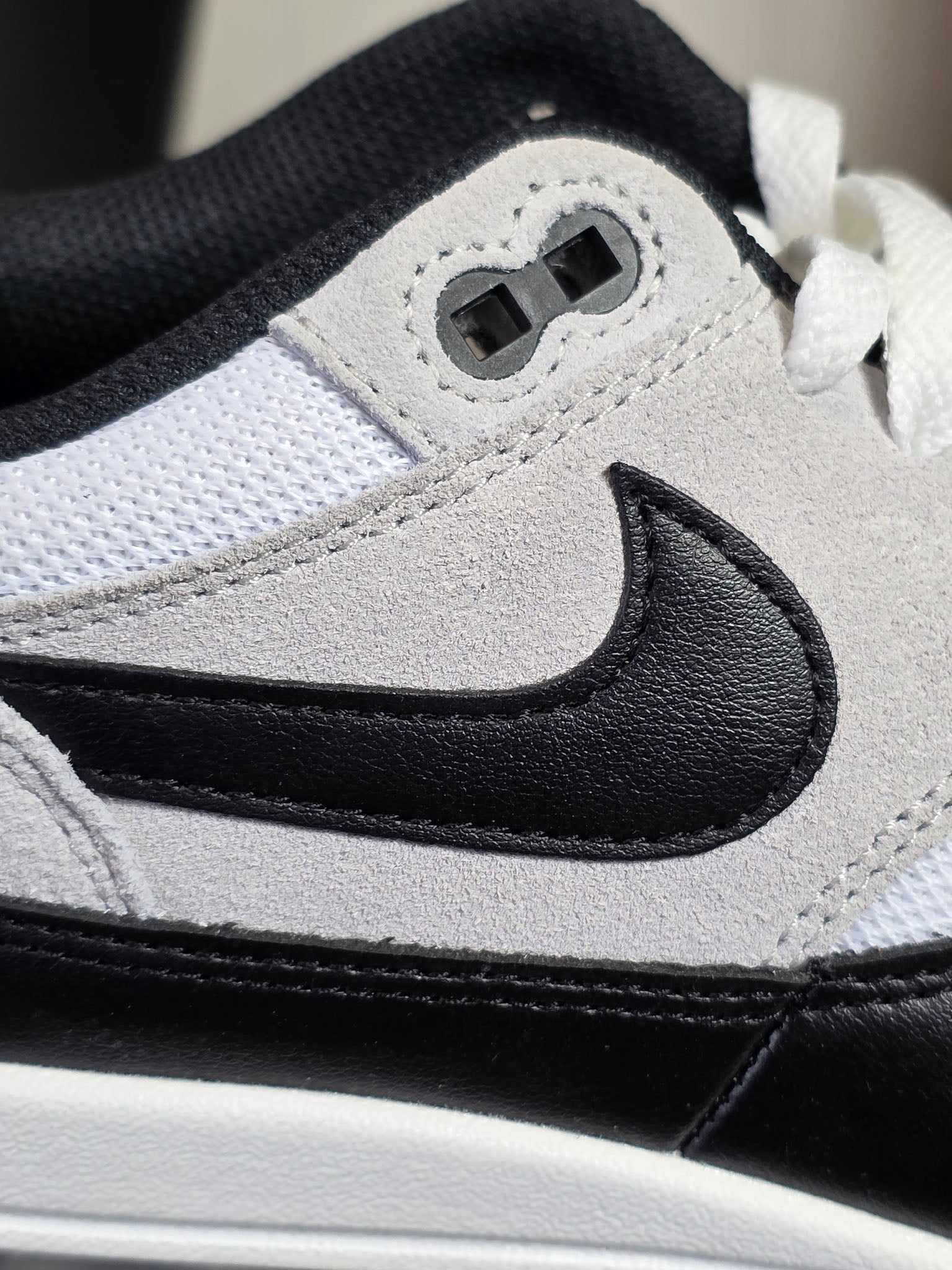 Nike Air Max 1 Essential Black White maat 43