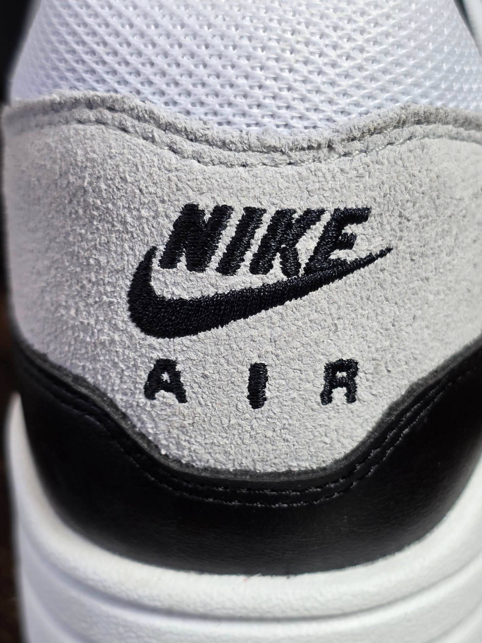 Nike Air Max 1 Essential Black White maat 43