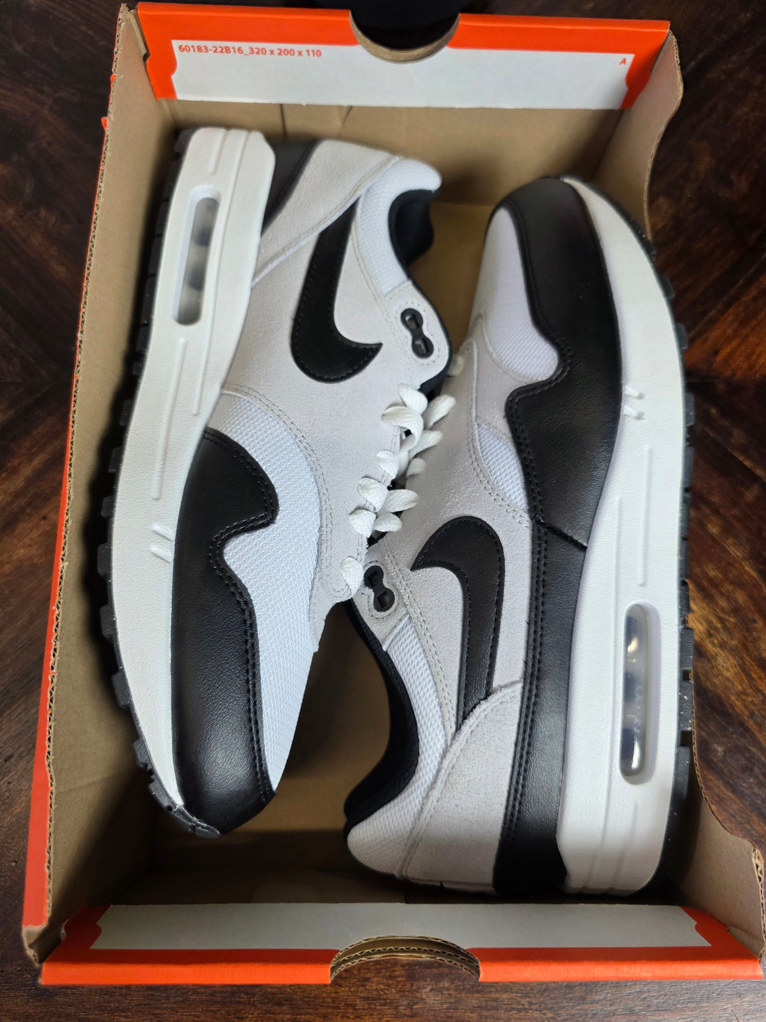Nike Air Max 1 Essential Black White maat 43