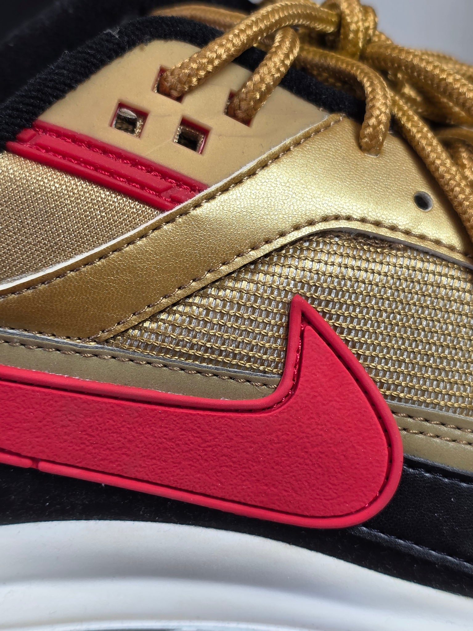 Nike Air Max 97 BW Metallic Gold University Red maat 44