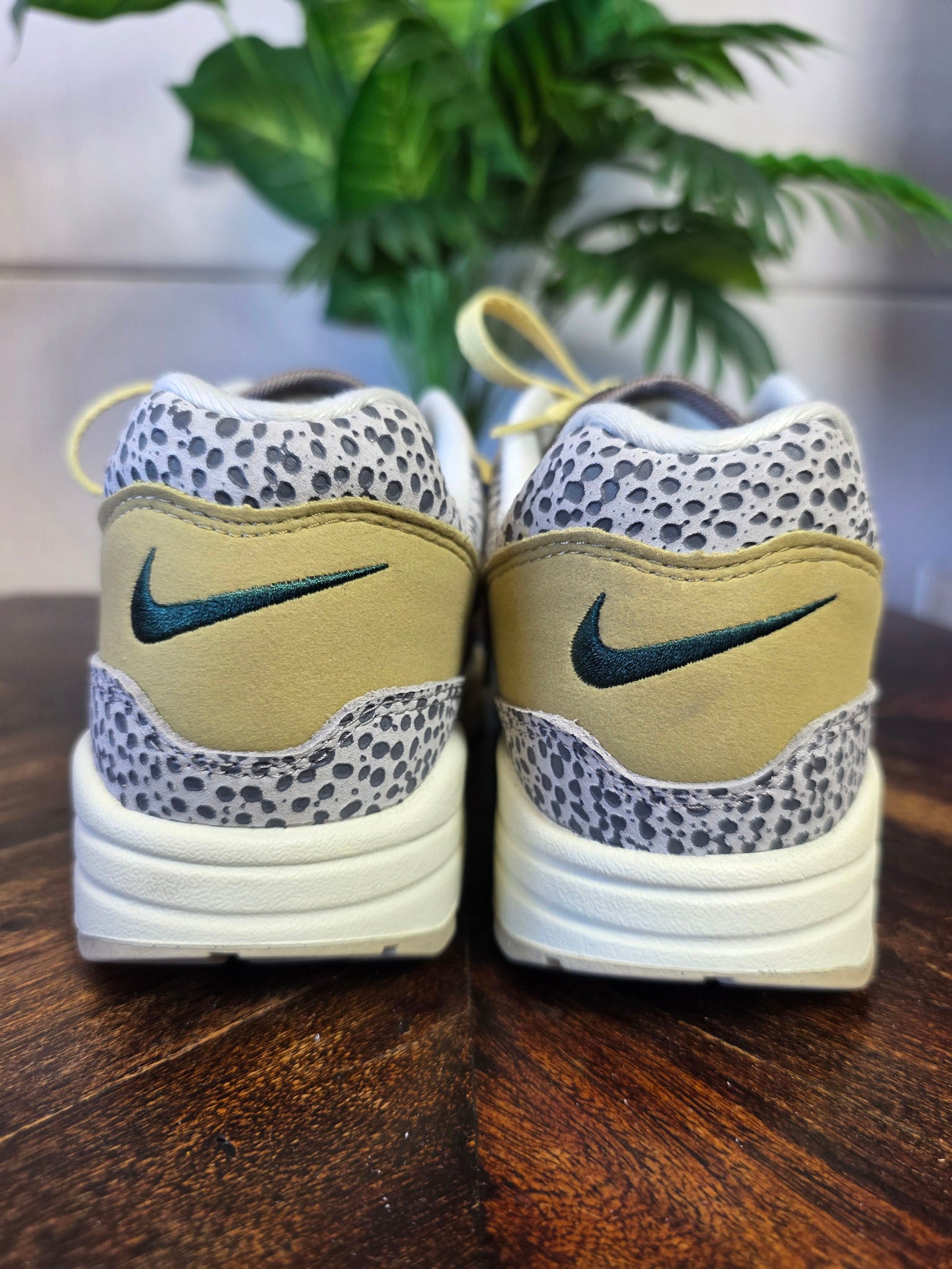 Nike Air Max 1 Cobblestone maat 41