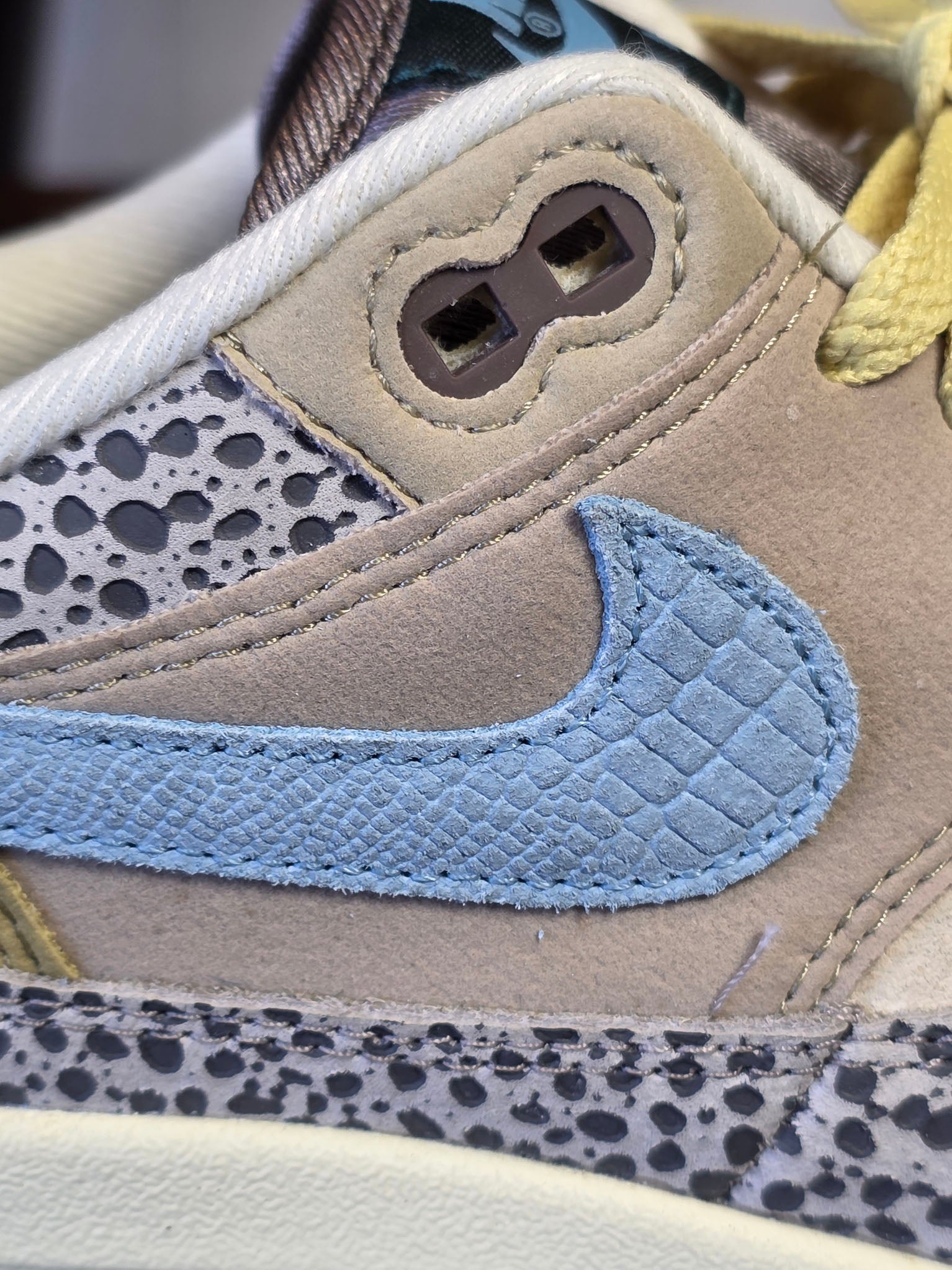 Nike Air Max 1 Cobblestone maat 41