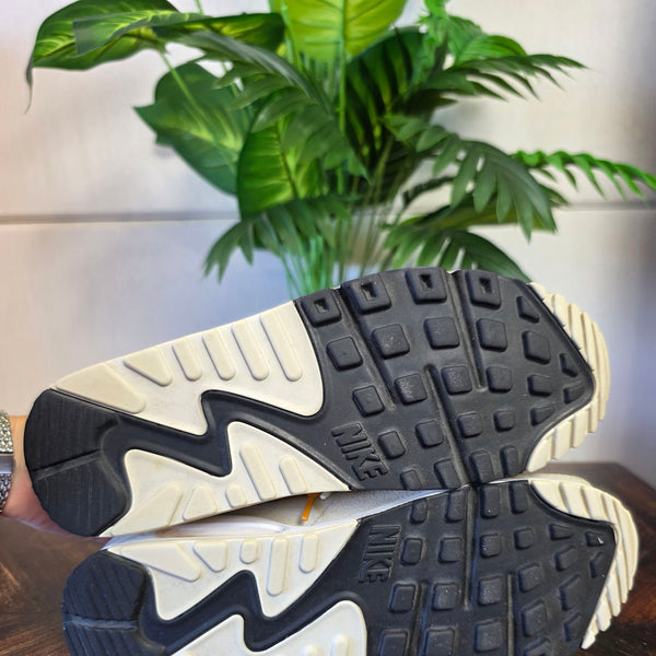Nike Air Max 90 First Use Light Bone maat 39