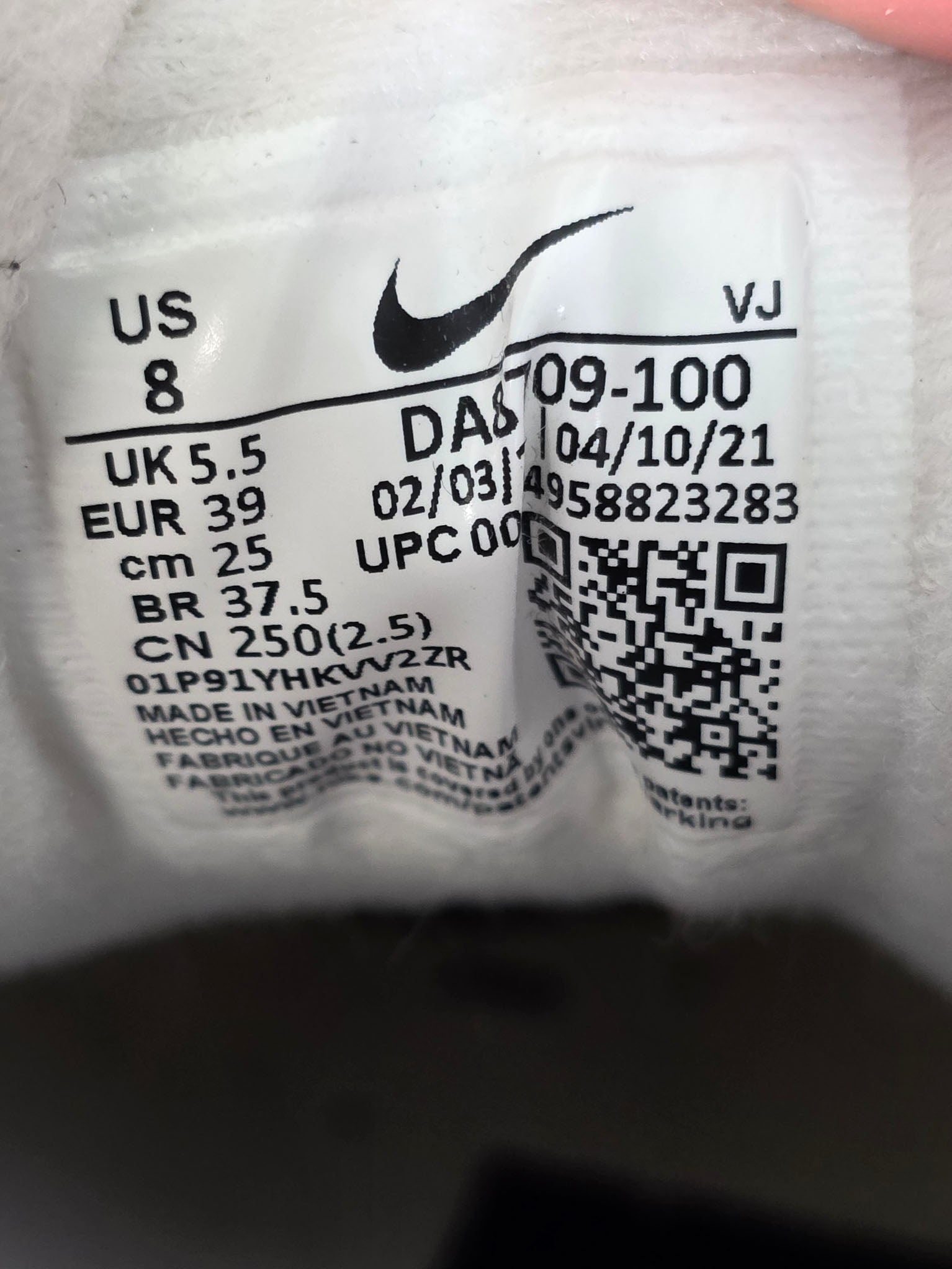 Nike Air Max 90 First Use Light Bone maat 39