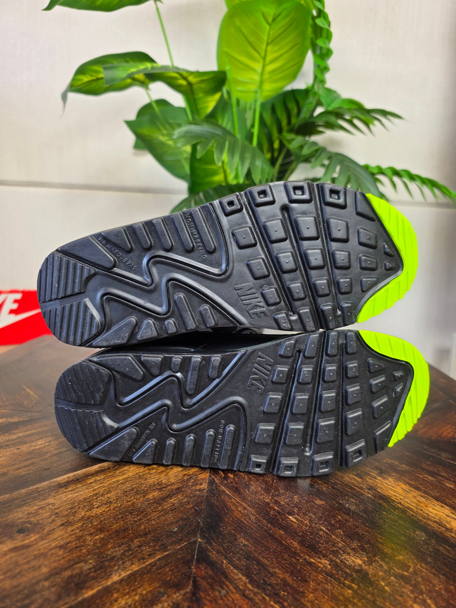 Nike Air Max 90 Next Nature GS "Dark Grey Volt" maat 40