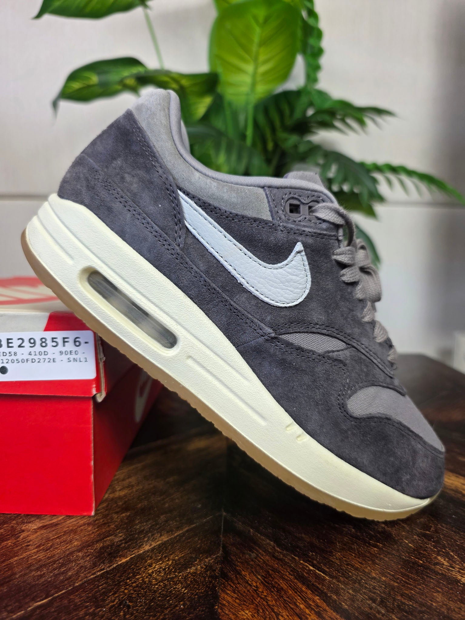 Nike Air Max 1 PRM Crepe "Soft Grey" maat 41