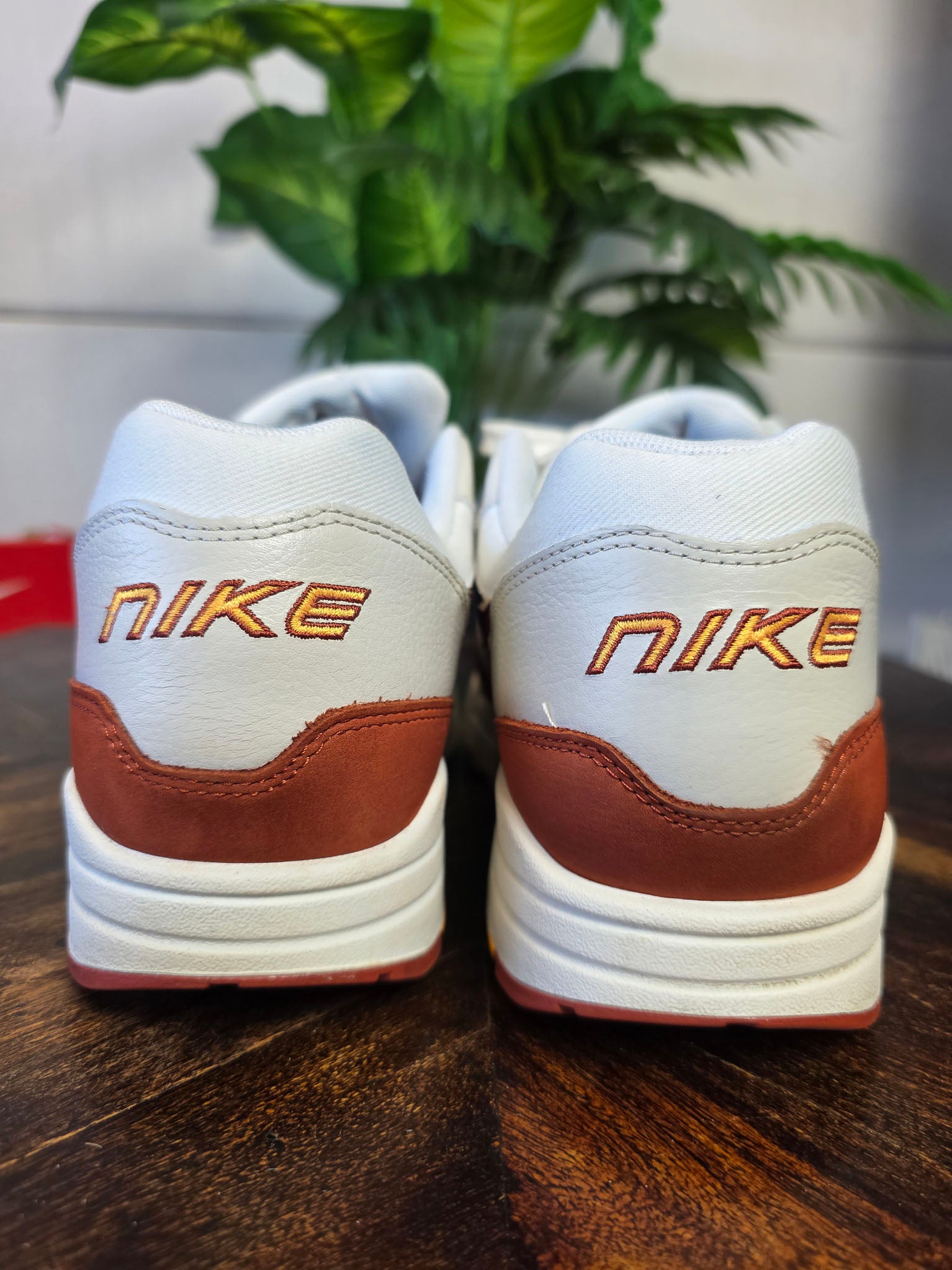 Nike Air Max 1 LX Rugged Orange maat 45,5