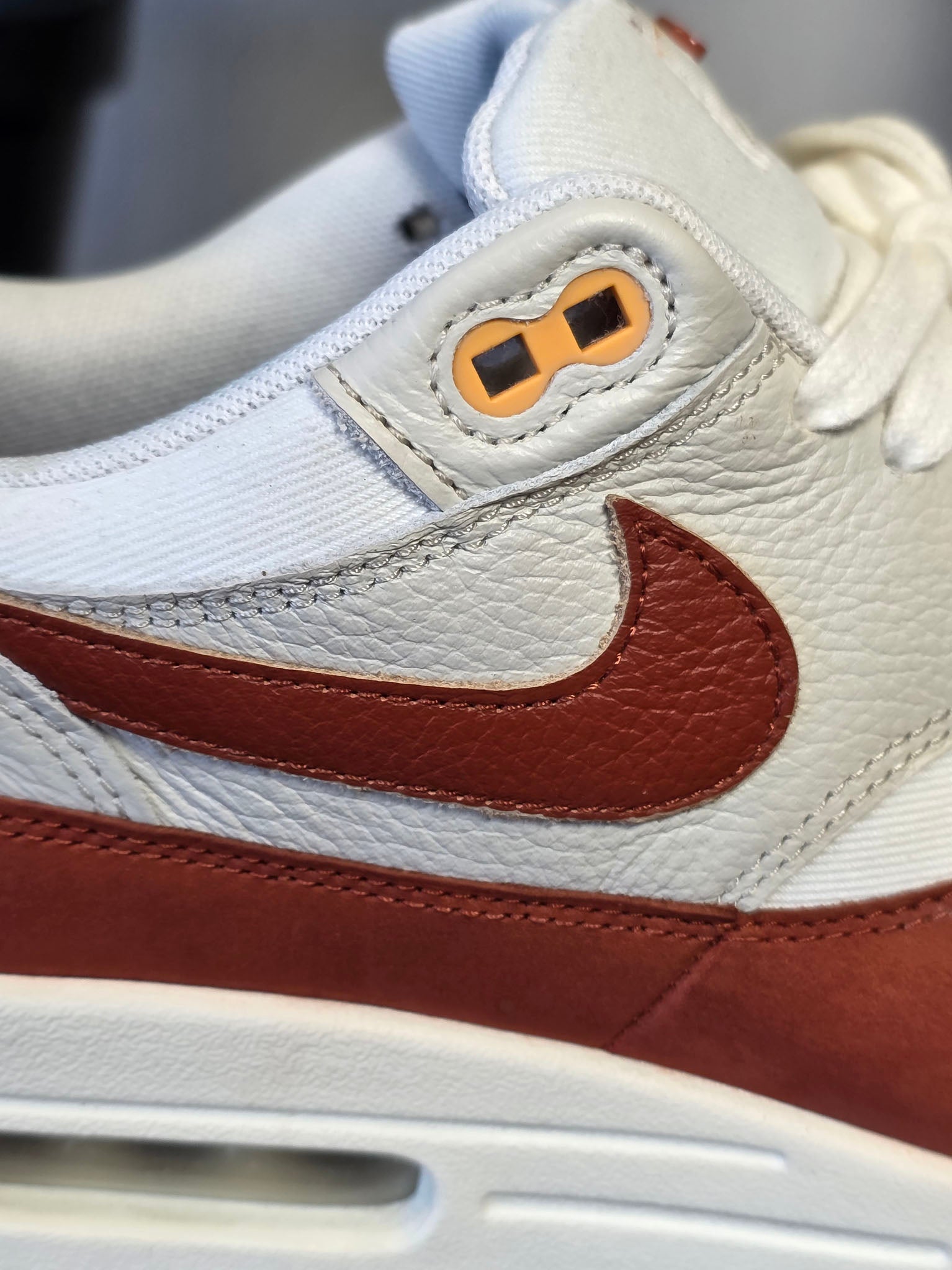 Nike Air Max 1 LX Rugged Orange maat 45,5
