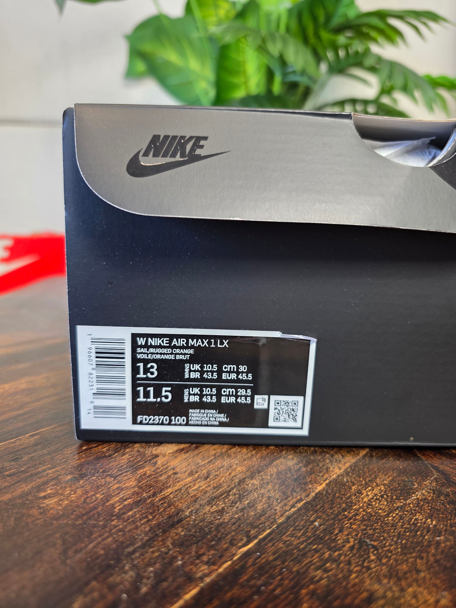 Nike Air Max 1 LX Rugged Orange maat 45,5