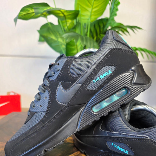 Nike Air Max 90 Black Tiffany maat 42,5
