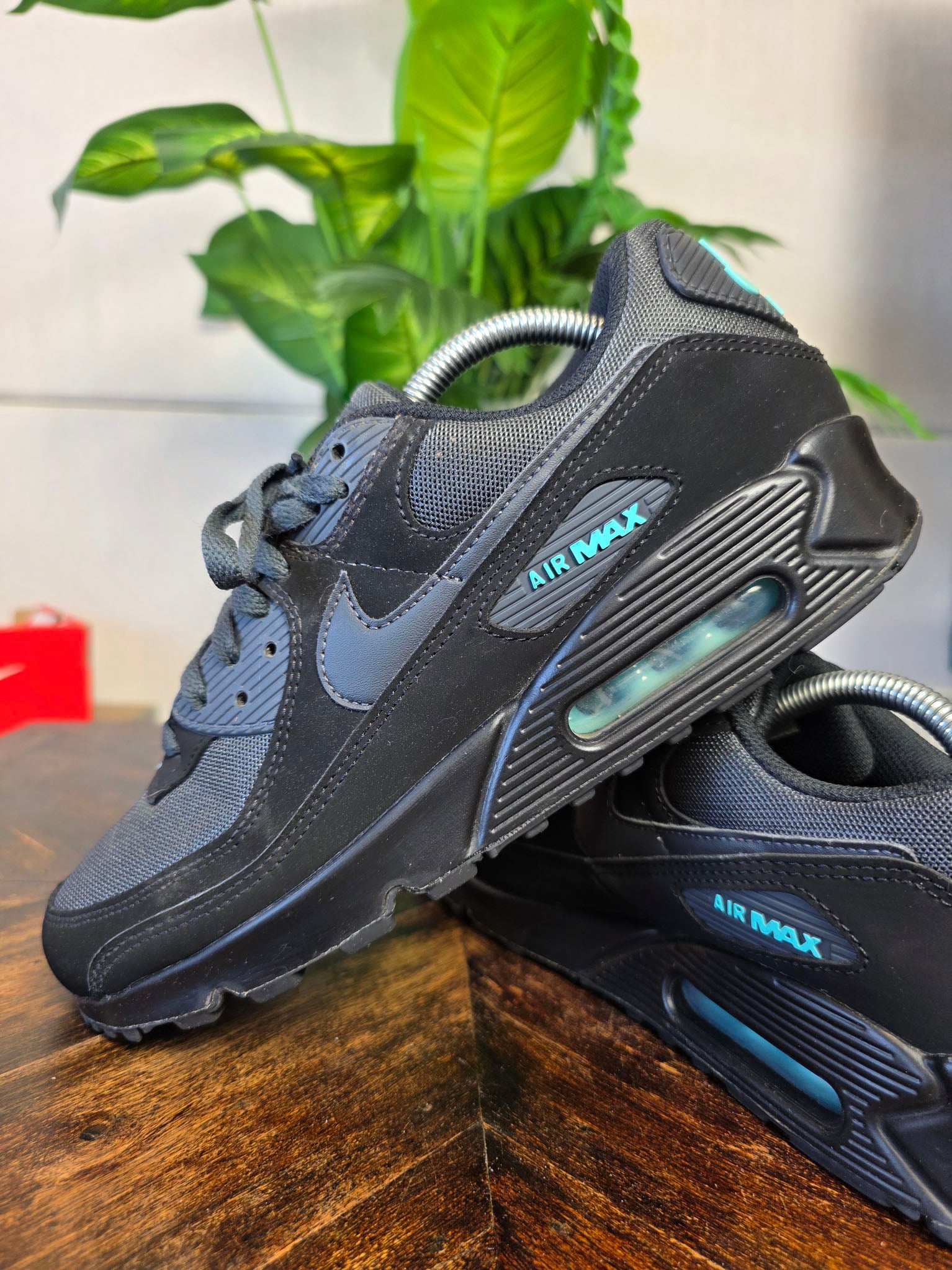 Nike Air Max 90 Black Tiffany maat 42,5