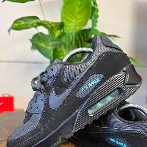 Nike Air Max 90 Black Tiffany maat 42,5