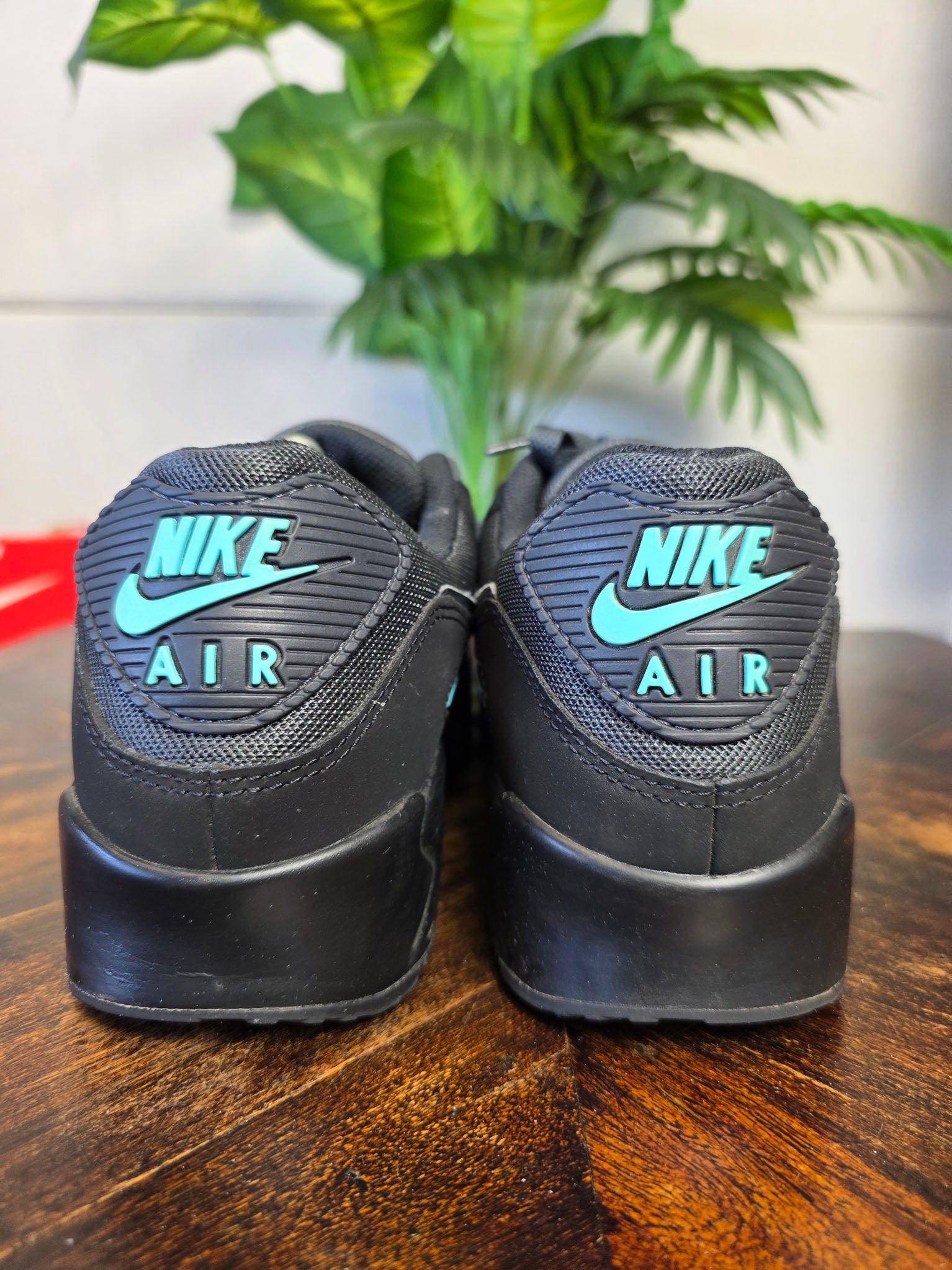 Nike Air Max 90 Black Tiffany maat 42,5