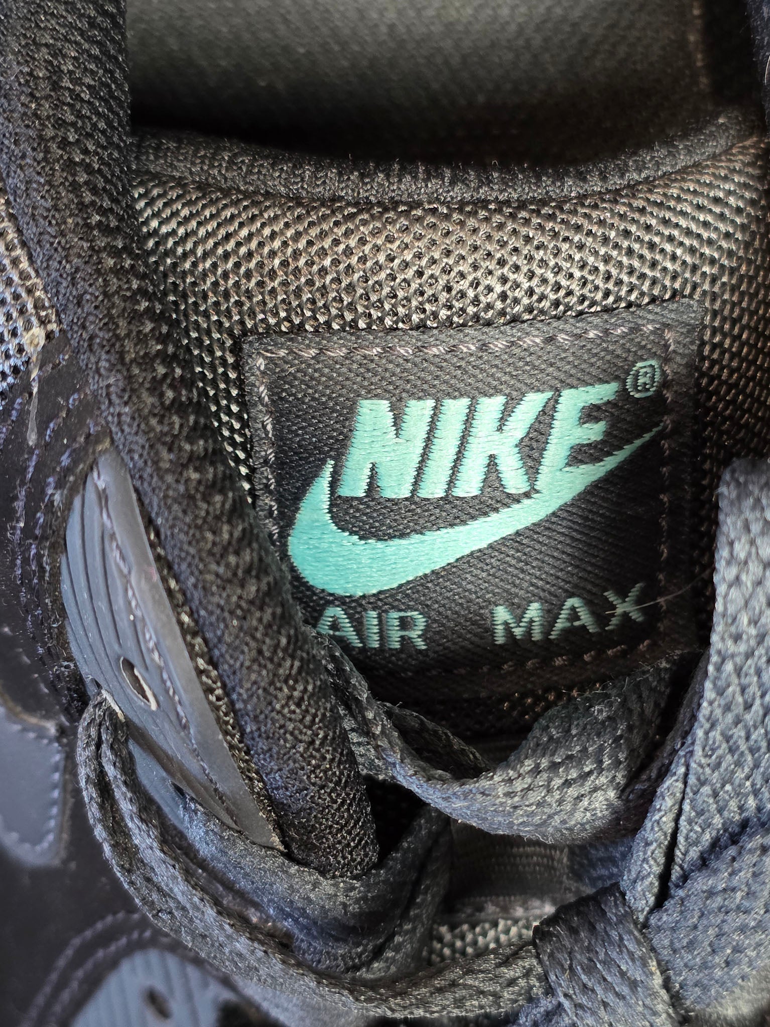 Nike Air Max 90 Black Tiffany maat 42,5