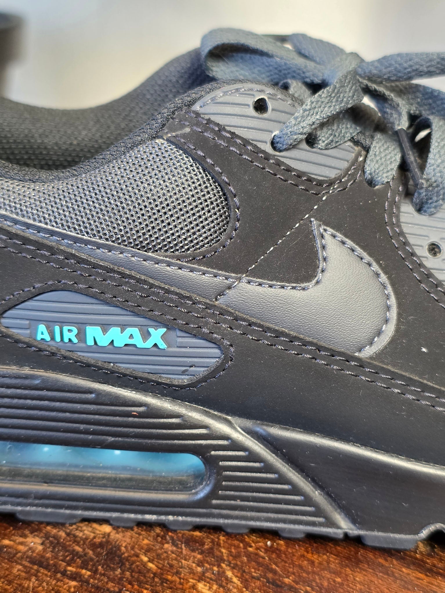 Nike Air Max 90 Black Tiffany maat 42,5