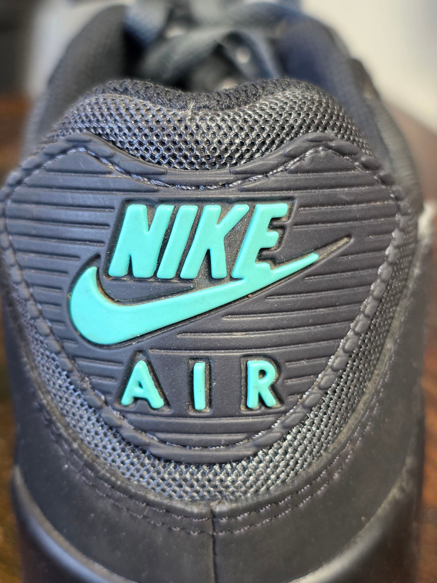 Nike Air Max 90 Black Tiffany maat 42,5