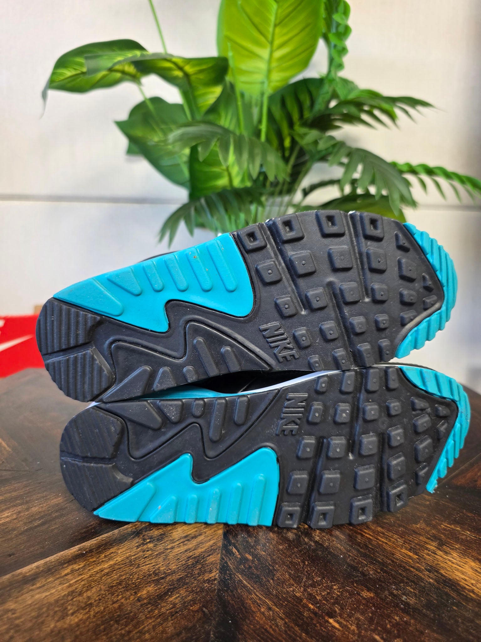 Nike Air Max 90 Teal Nebula maat 37,5