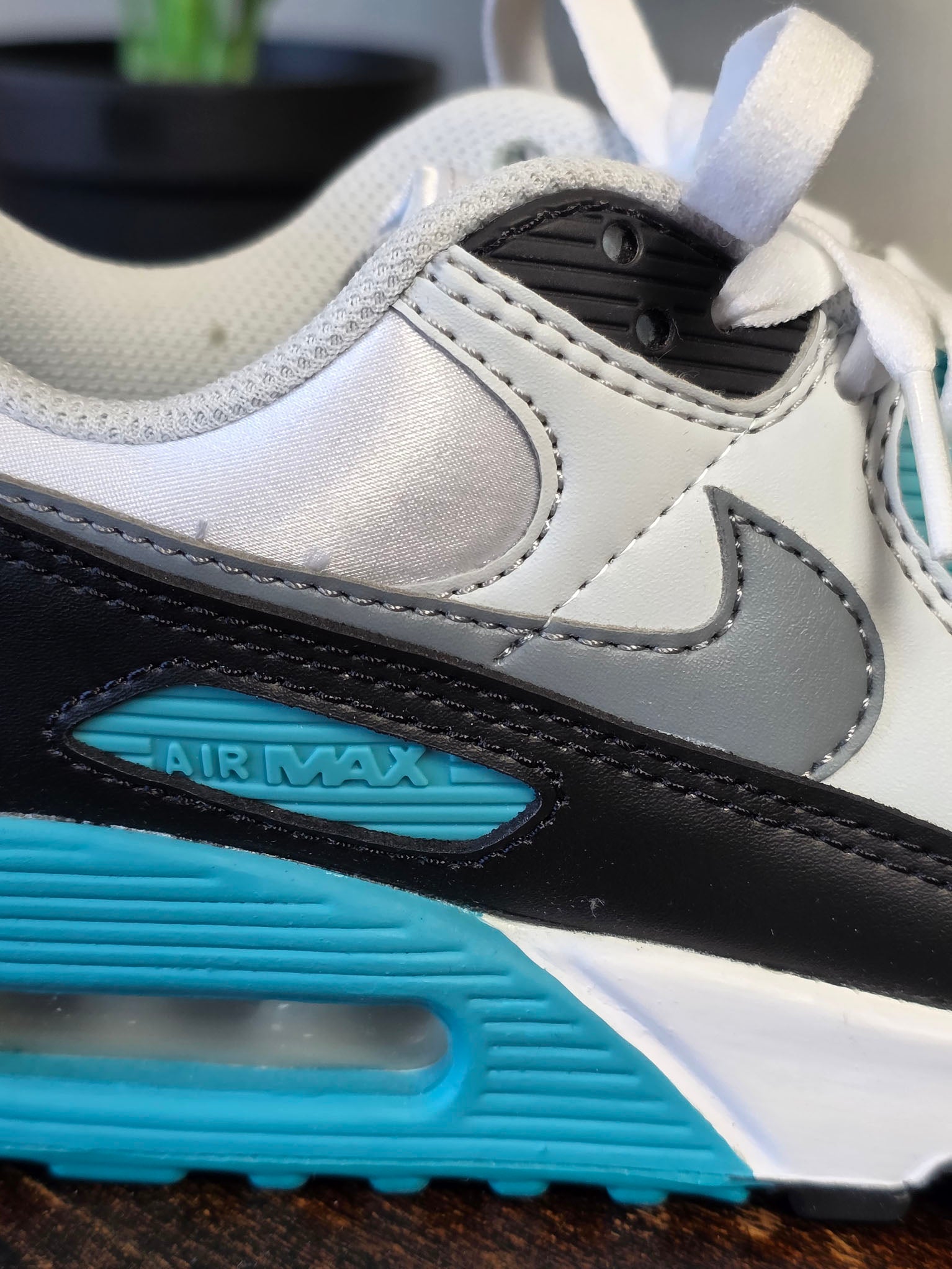 Nike Air Max 90 Teal Nebula maat 37,5