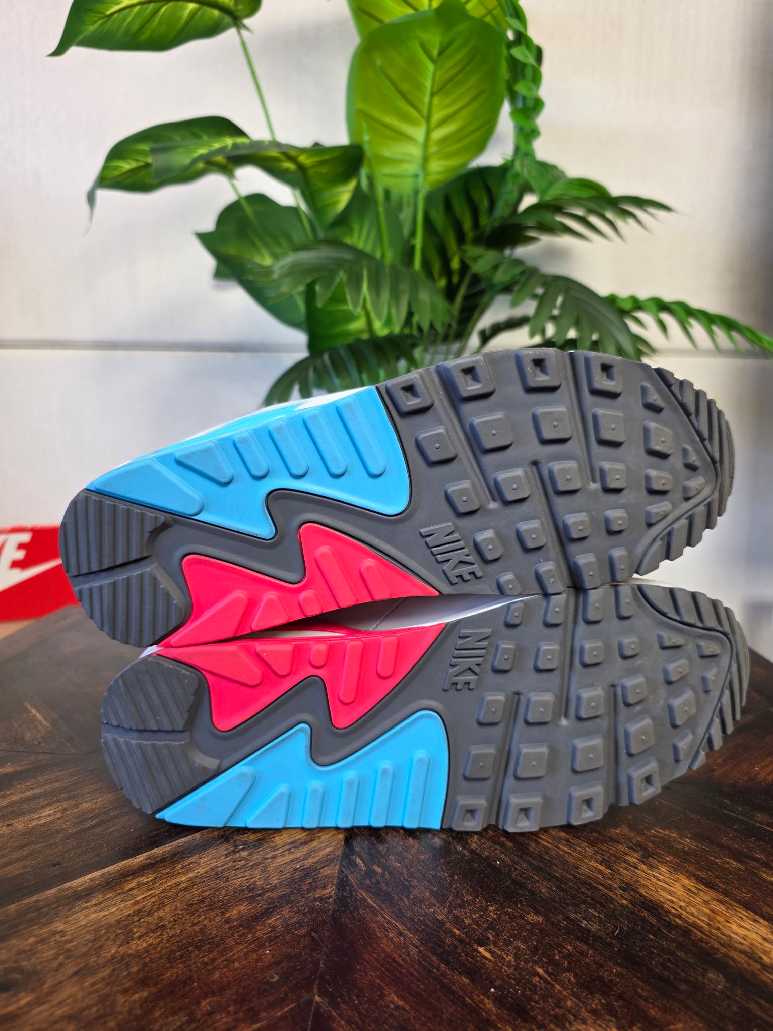 Nike Air Max 90 Chlorine Blue maat 43