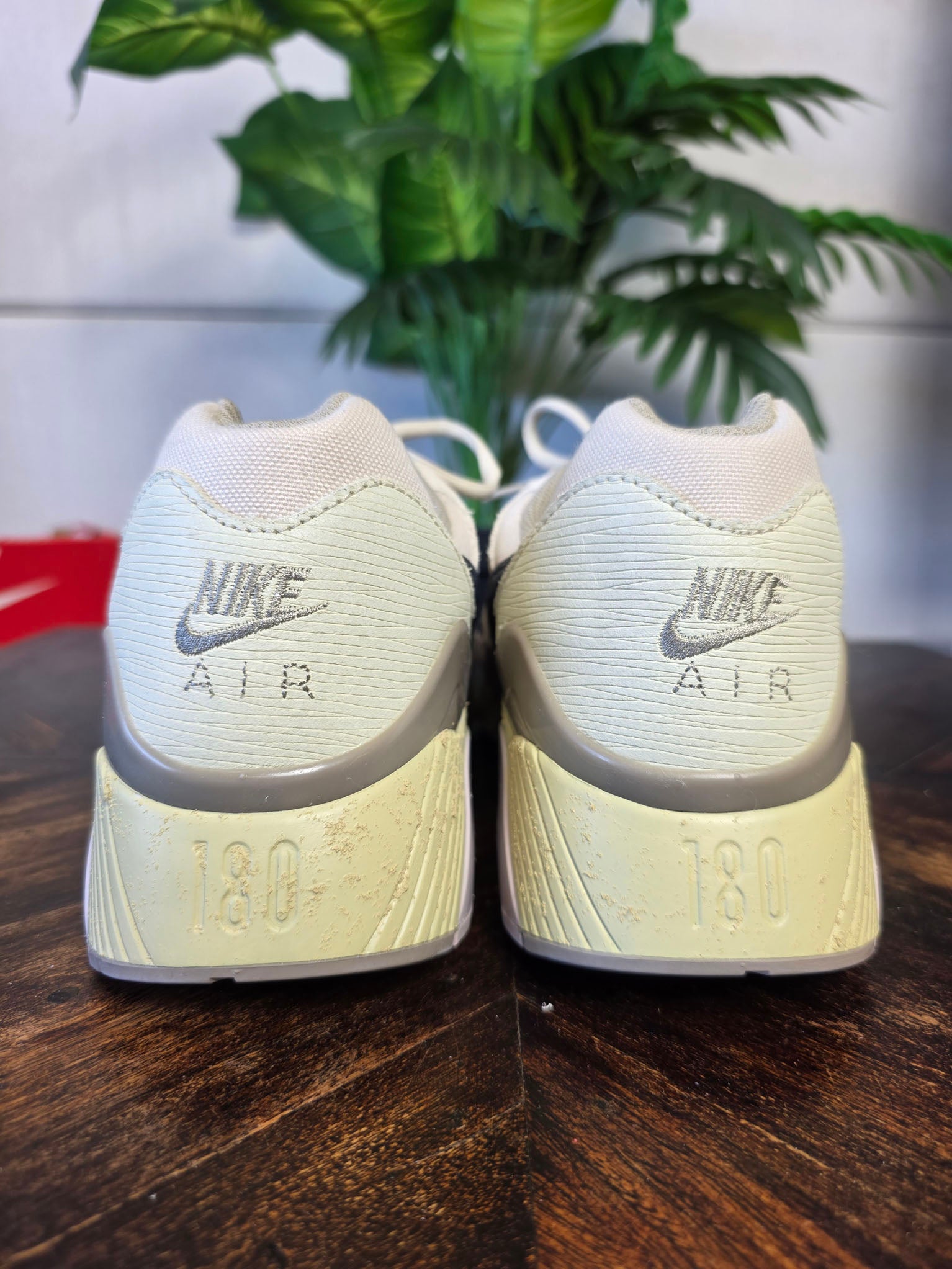 Nike Air Max 180 Light Khaki maat 44