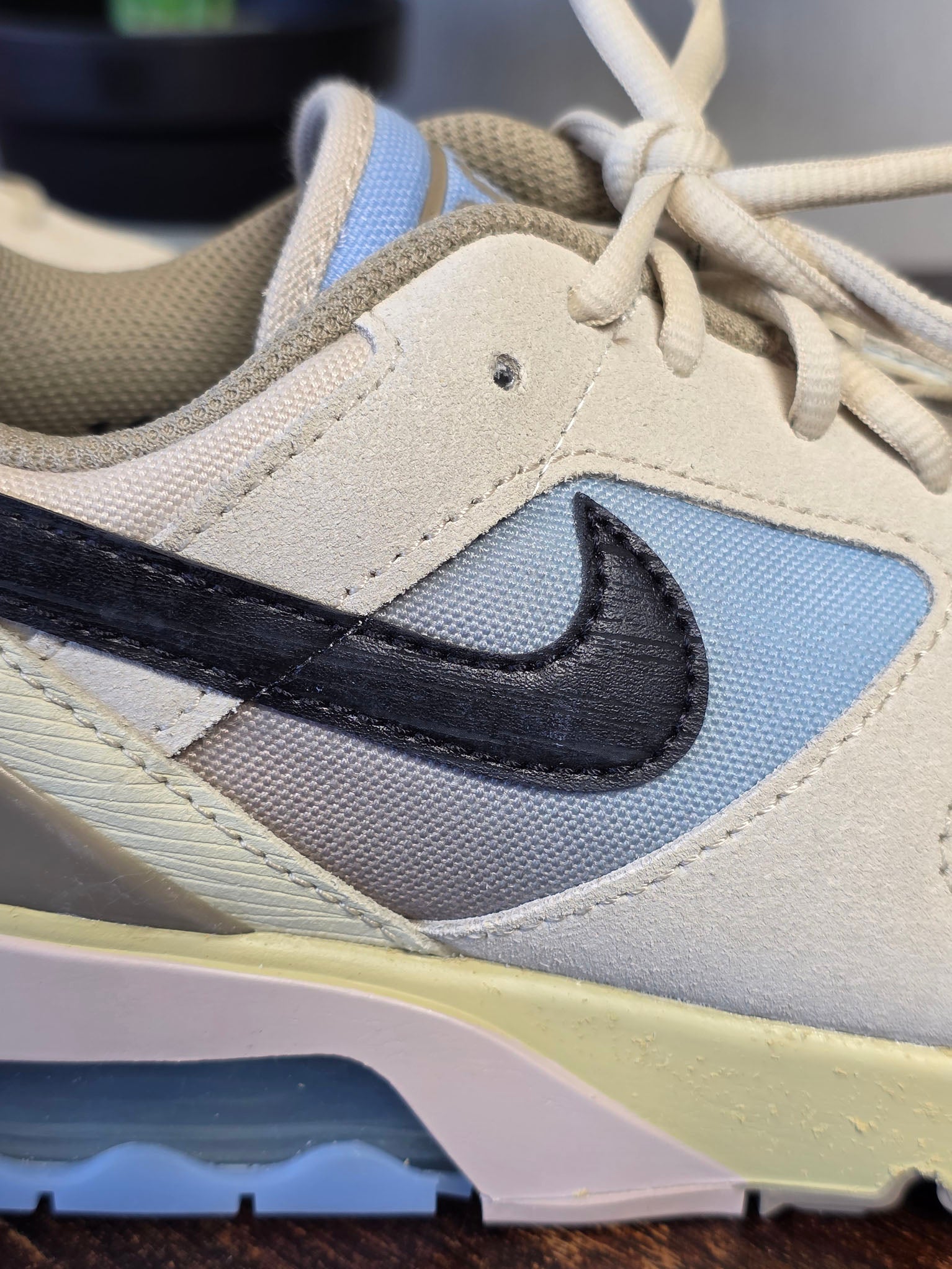 Nike Air Max 180 Light Khaki maat 44