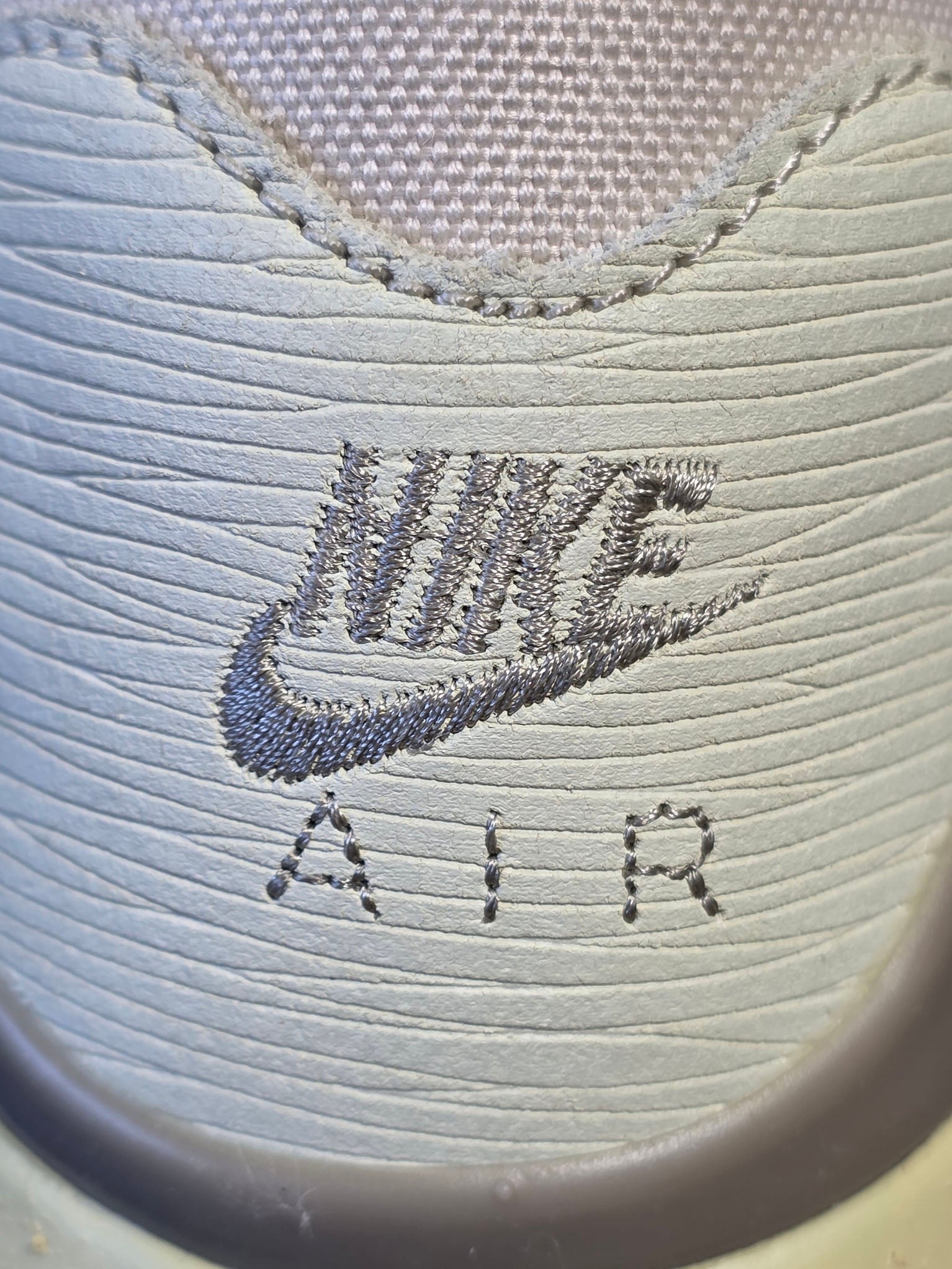 Nike Air Max 180 Light Khaki maat 44