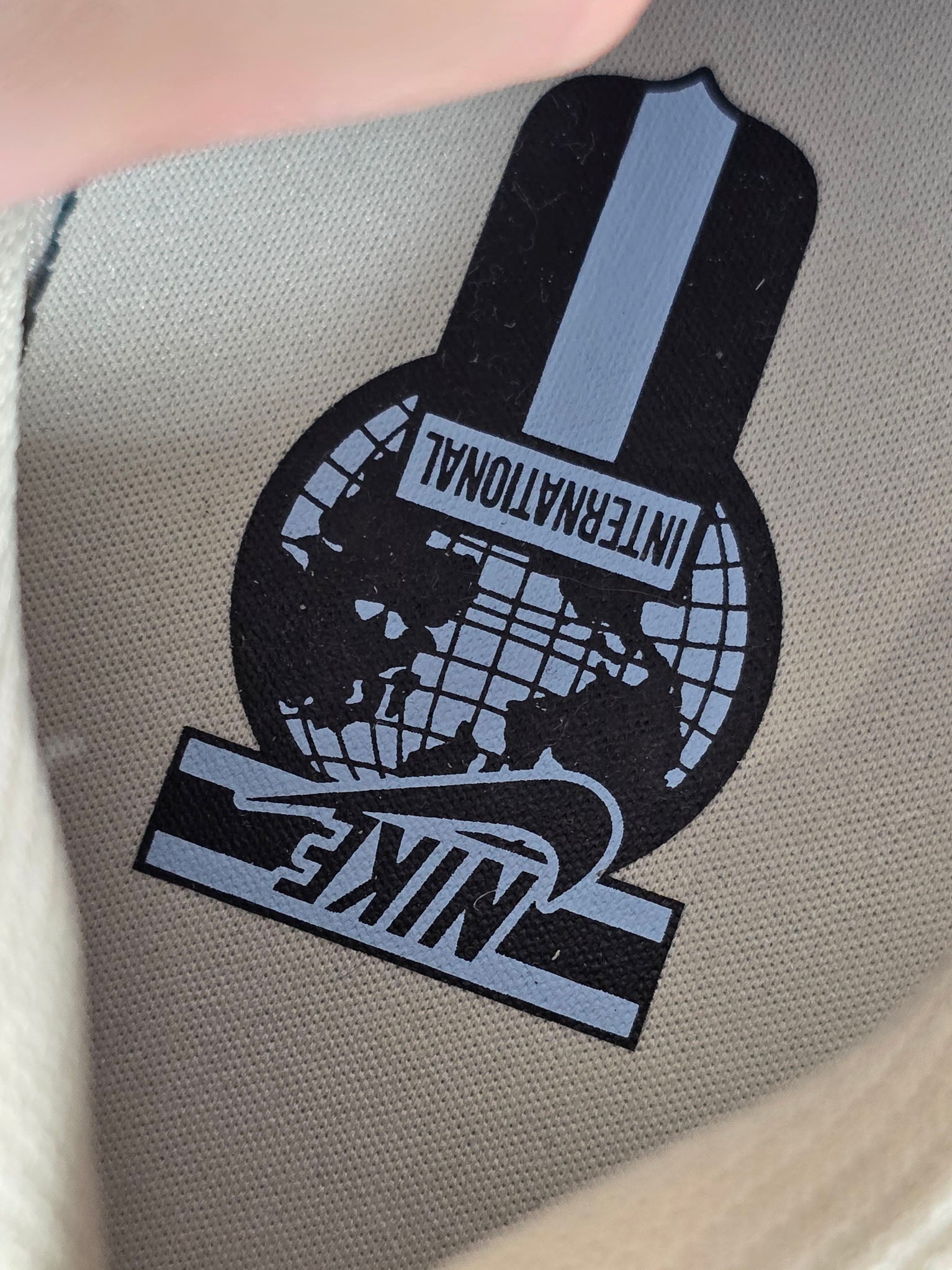 Nike Air Max 180 Light Khaki maat 44