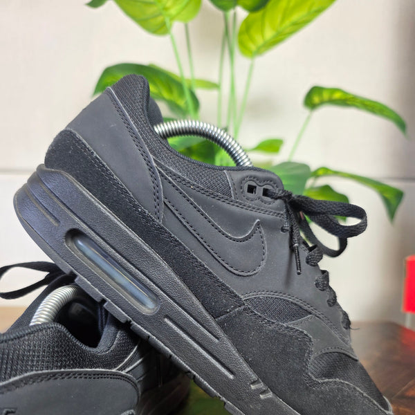 Nike Air Max 1 Triple Black maat 43