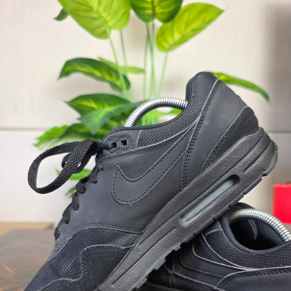 Nike Air Max 1 Triple Black maat 43
