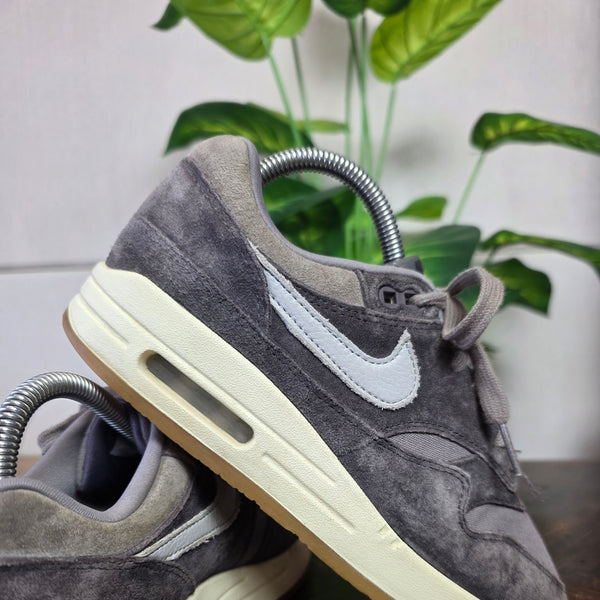 Nike Air Max 1 PRM Crepe Soft Grey maat 38