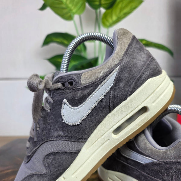 Nike Air Max 1 PRM Crepe Soft Grey maat 38
