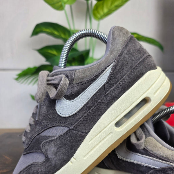Nike Air Max 1 PRM Crepe Soft Grey maat 38
