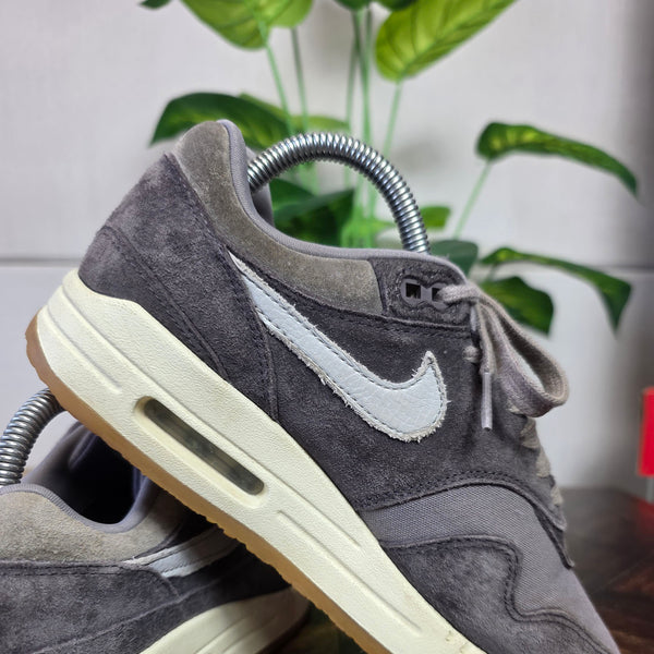 Nike Air Max 1 PRM Crepe Soft Grey maat 38