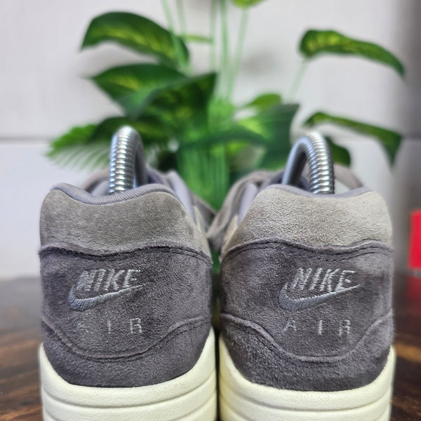 Nike Air Max 1 PRM Crepe Soft Grey maat 38