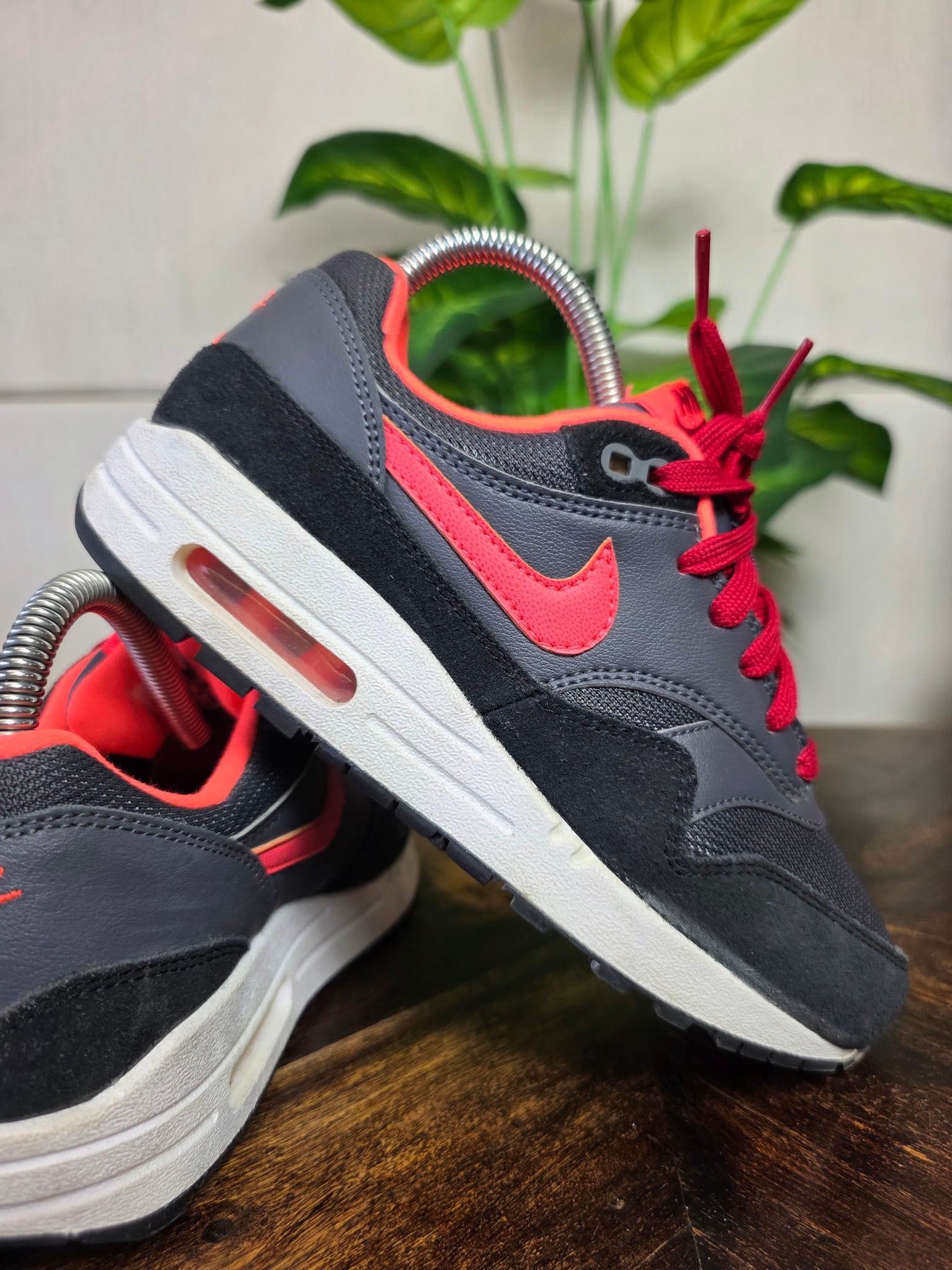 Nike Air Max 1 GS Dark Grey Hot Lava maat 36,5