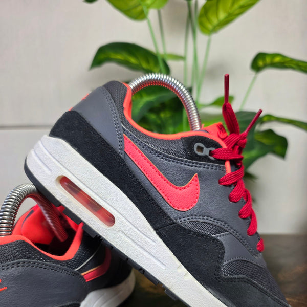 Nike Air Max 1 GS Dark Grey Hot Lava maat 36,5