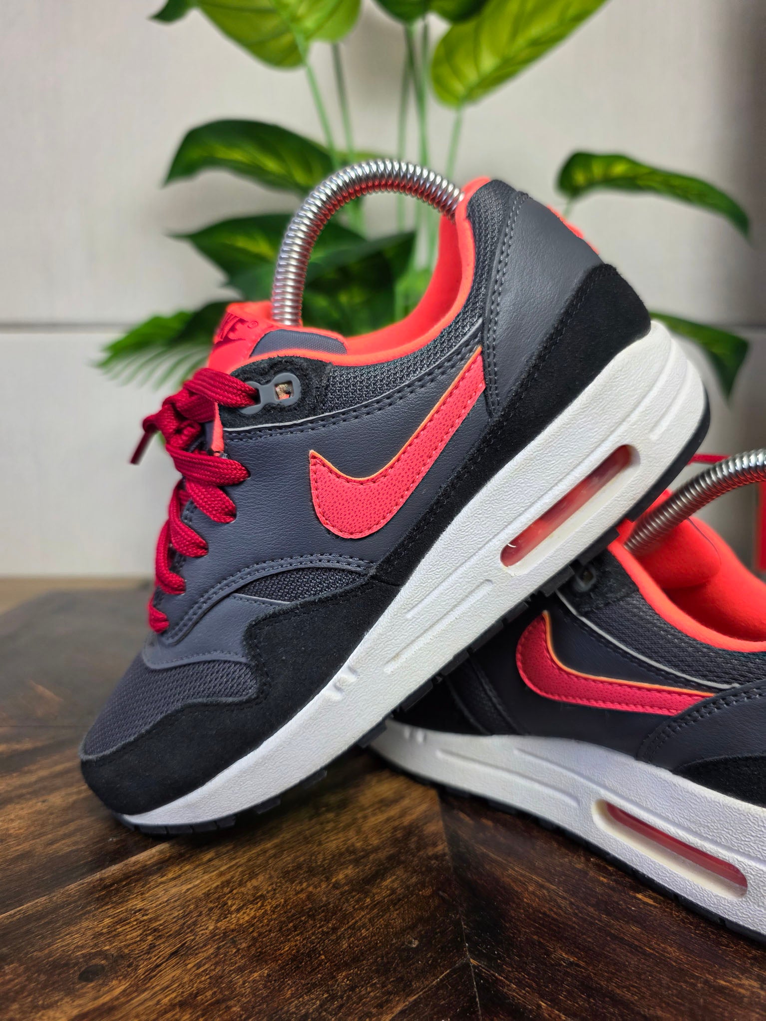 Nike Air Max 1 GS Dark Grey Hot Lava maat 36,5