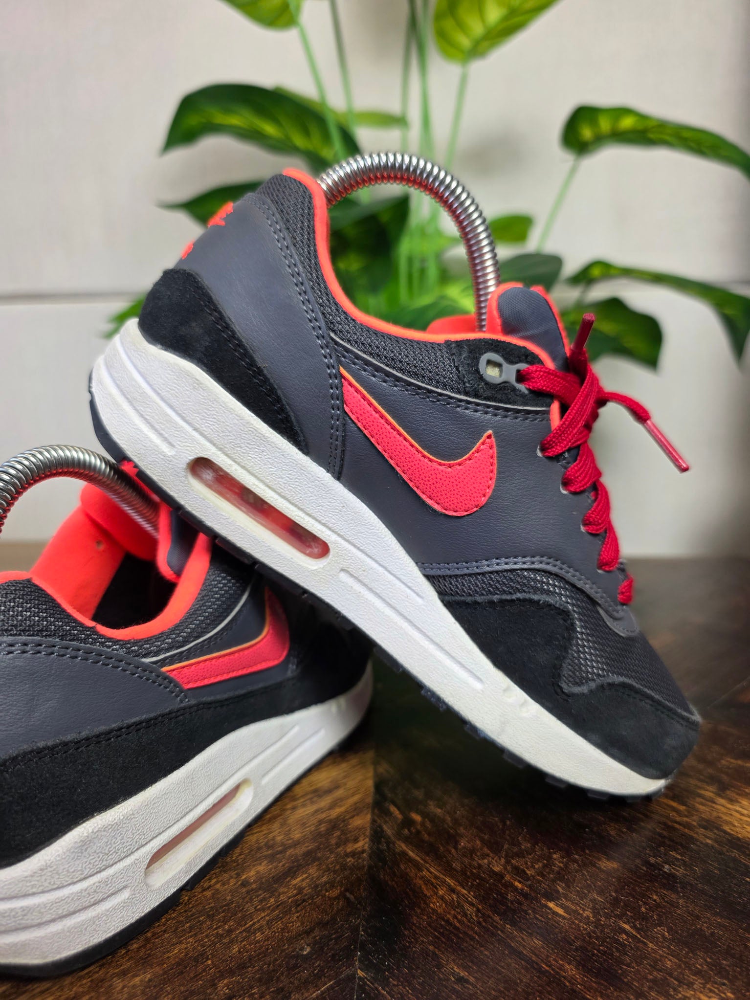 Nike Air Max 1 GS Dark Grey Hot Lava maat 36,5
