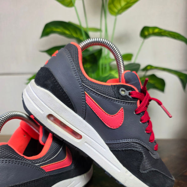 Nike Air Max 1 GS Dark Grey Hot Lava maat 36,5