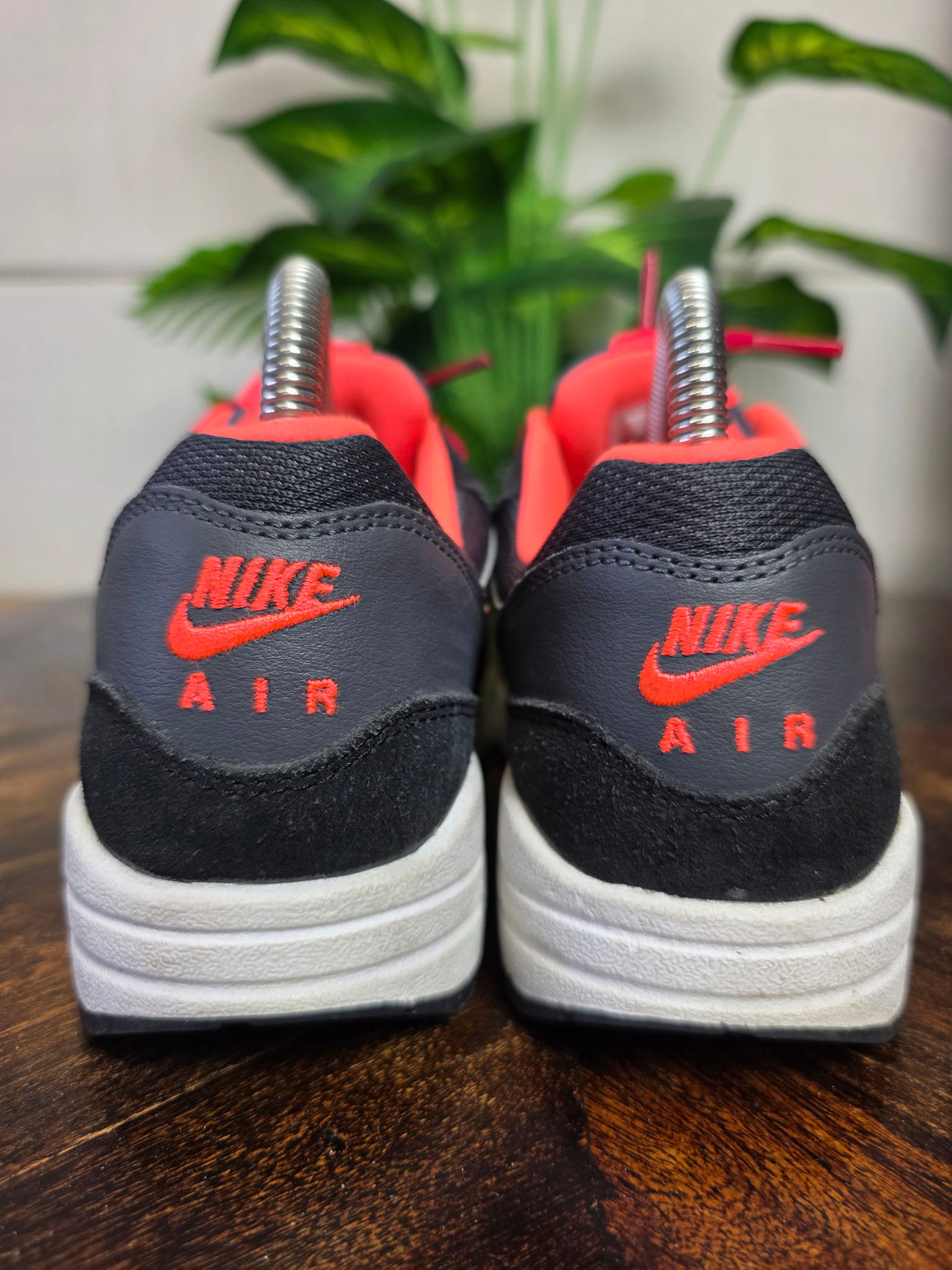 Nike Air Max 1 GS Dark Grey Hot Lava maat 36,5