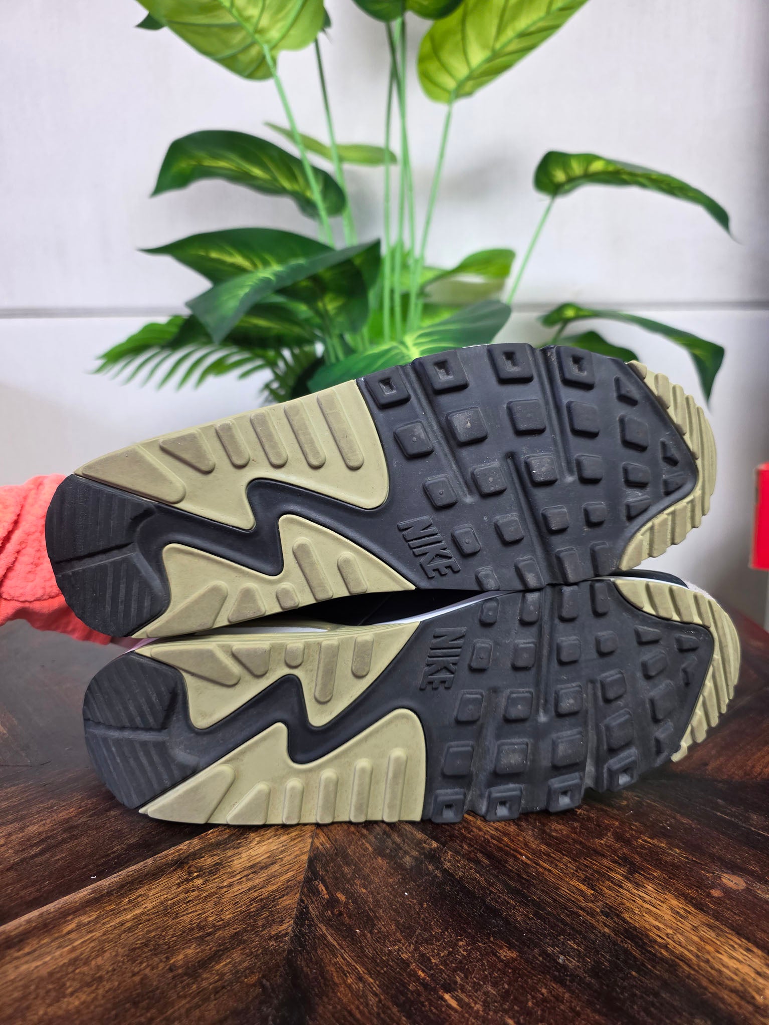 Nike Air Max 90 Cave Stone maat 42