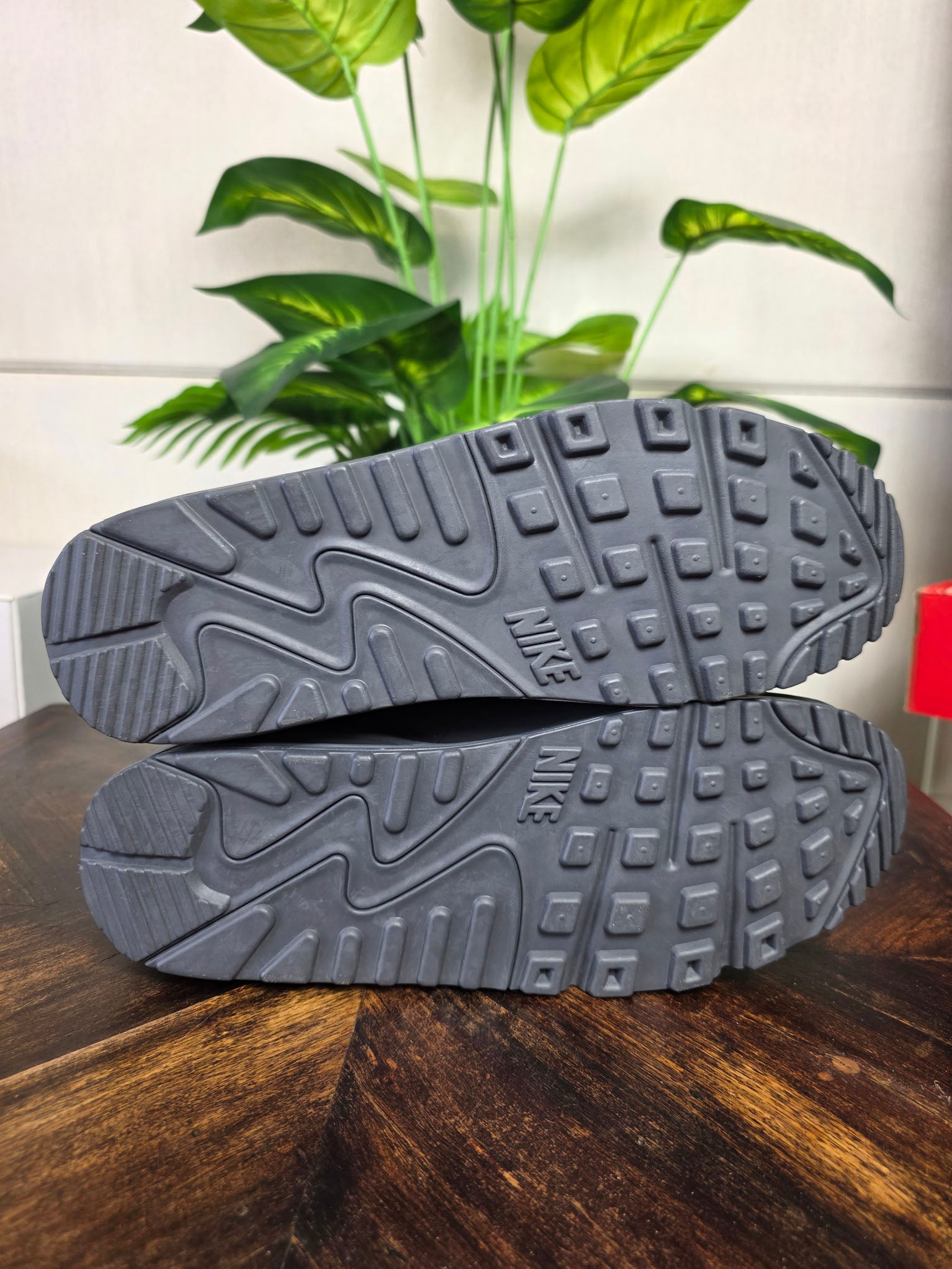 Nike Air Max 90 Dark Essential Grey maat 45